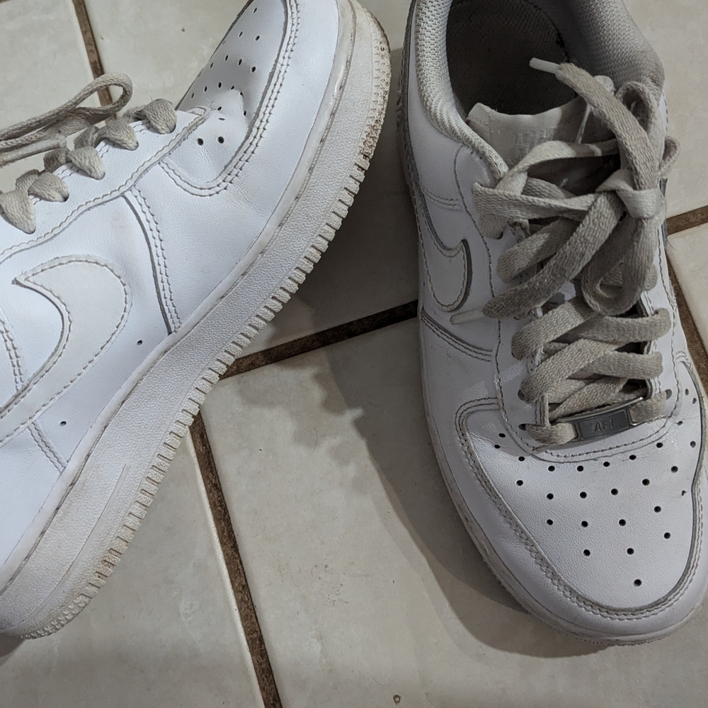 Nike White air Force 1s